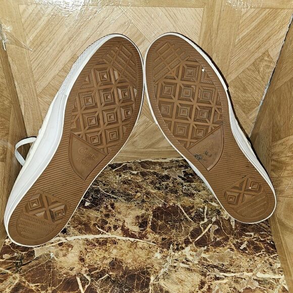Converse Men's All Star low fashion shoe size 11.      069 - Picture 8 of 10